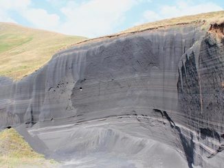 სომხეთი, საბადოები, გეოლოგია