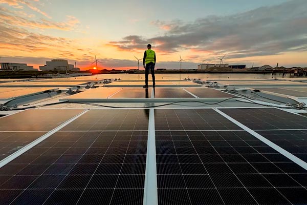 სატვირთო, გემი, მზის, პანელები