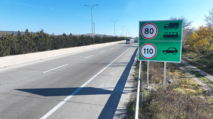 საგზაო, ნიშნები, მაგისტრალებზე