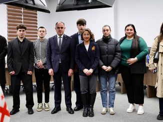 სემეკი, სტუდენტები